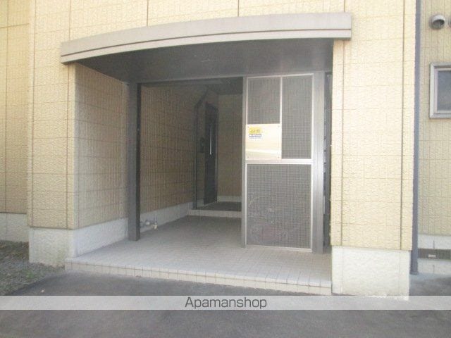 グリーンルーフの玄関写真