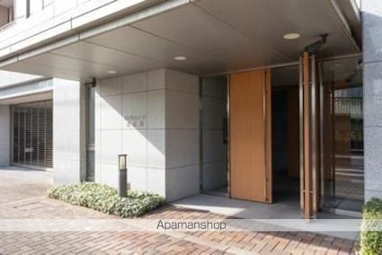 エンブレムコート明石町[1K/55.46m2]のエントランス