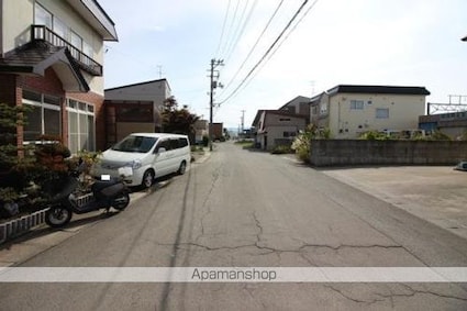 メゾン吉崎[3LDK/88.2m2]の周辺2