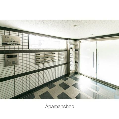 ラフィネ東札幌の玄関写真