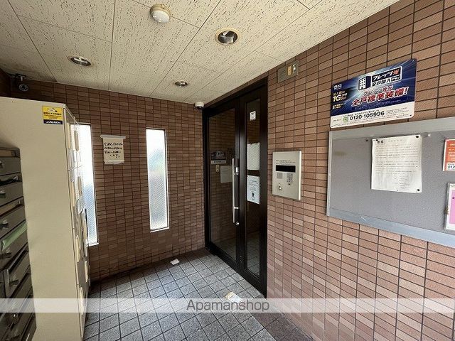 リバティ京橋の玄関写真