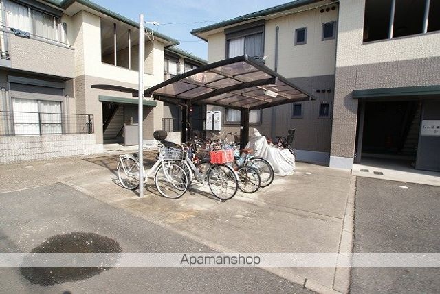アイリス正道C棟の玄関写真