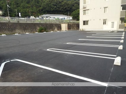 蔵王ヒルズＫ[2LDK/59.61m2]の駐車場