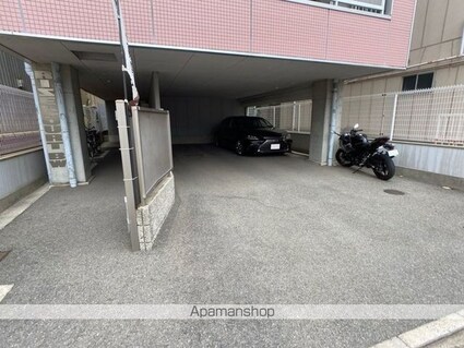 ＲＩＳＥ　ＣＯＵＲＴ　ＢＷ[1K/36m2]の駐車場