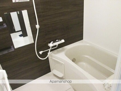 Ｃａｌｉｆｏｒｎｉａ　ＡＰＴ[1K/27.06m2]のバス