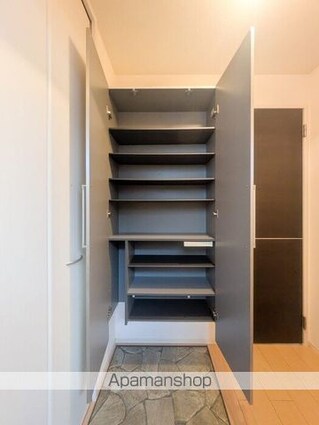 東京都中野区若宮１丁目[1LDK/33.39m2]の玄関