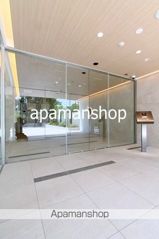 スプランディッドNAMBAウエスト IIIの玄関写真