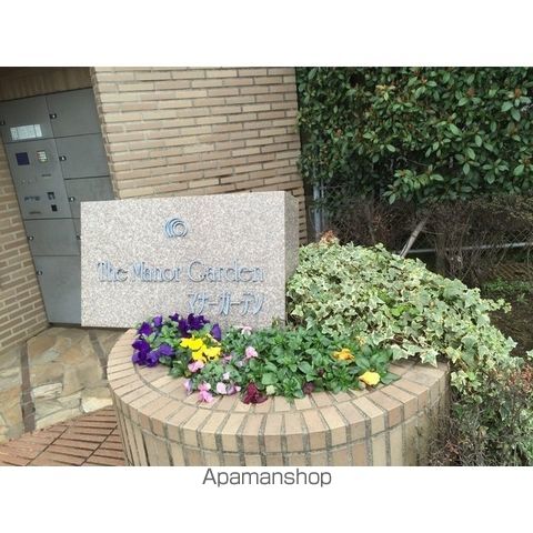 THE MANOR GARDENの玄関写真