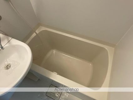 香川県高松市楠上町１丁目[1K/24.6m2]のバス