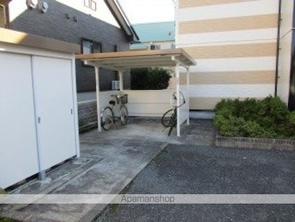 レオパレスＫＩＲＡ[1K/22.35m2]のエントランス1