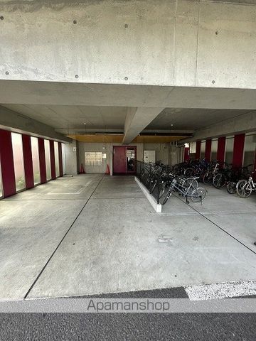 クロサスレジデンス徳川園の玄関写真