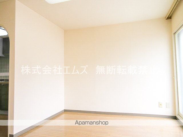 クリスタルハイツRIIの内装写真