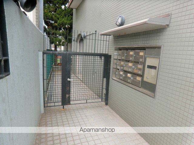 ベース1の玄関写真