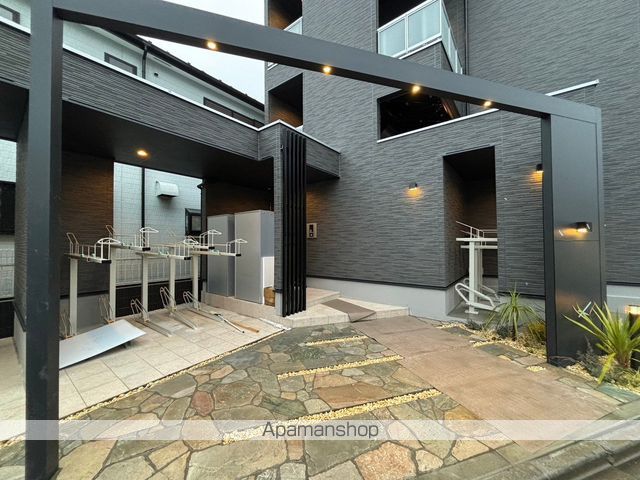 MAISON CK 本厚木の玄関写真
