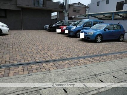 ガーデンロゼ高町[2LDK/62.4m2]の駐車場