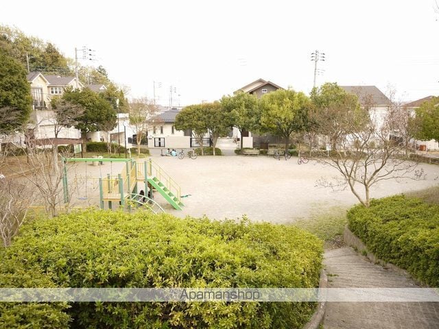 ペルーシェ B棟の周辺写真