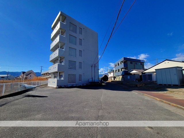 依田ハイツ D棟の外観写真
