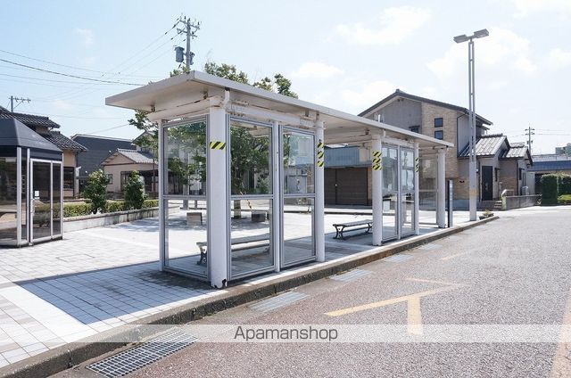 グランデ西金沢駅前の周辺写真