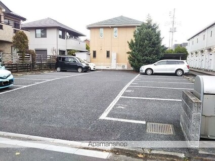 レオパレストリアノン[1K/23.72m2]の駐車場