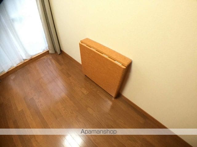 小松市 2階建 築26年の内装写真