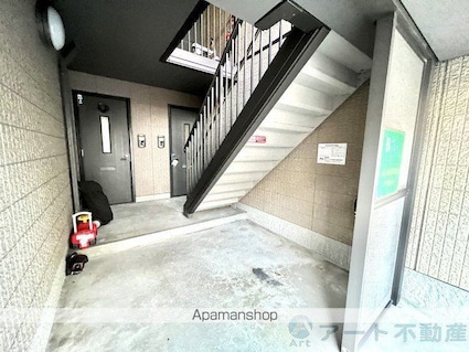 アルバトロス空港通　Ｂ棟[2LDK/50.04m2]のエントランス1