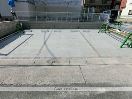 リブリ・サンシャイン一社[1K/26.08m2]の駐車場1