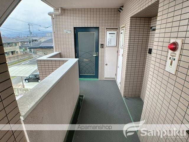 ルミナス・サライの玄関写真