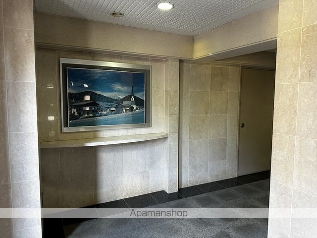 マンションリバーサイドの玄関写真