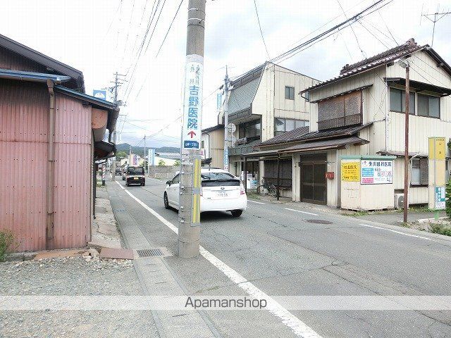 プラシードの周辺写真