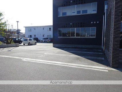 グランステージ春日[1DK/33m2]の駐車場3