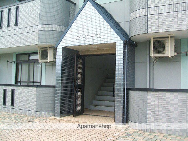 8LEAVESの玄関写真