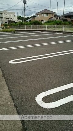 メゾンオーシャンＡ[2LDK/58.8m2]の駐車場4