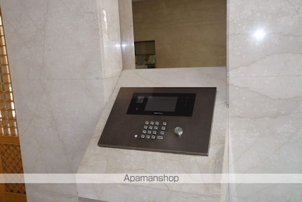 東京都中野区本町１丁目[3LDK/67.3m2]の共用部3