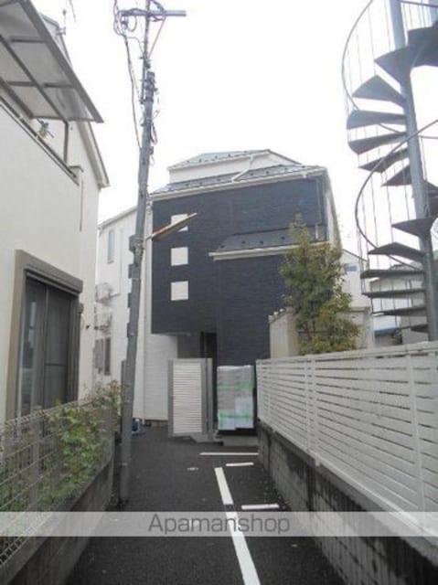 東京都立川市羽衣町１丁目[1R/12.53m2]のエントランス