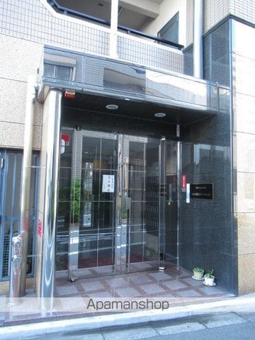 第6関根マンションの玄関写真