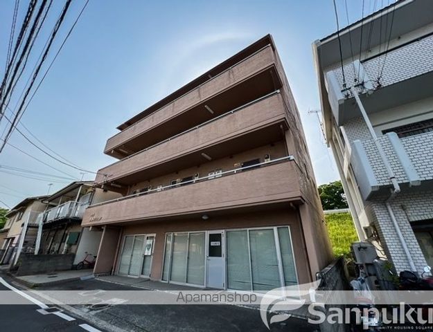 大栄和泉マンションの外観写真