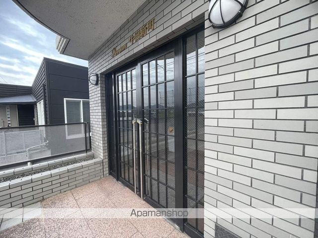 フォルム牛田新町の玄関写真
