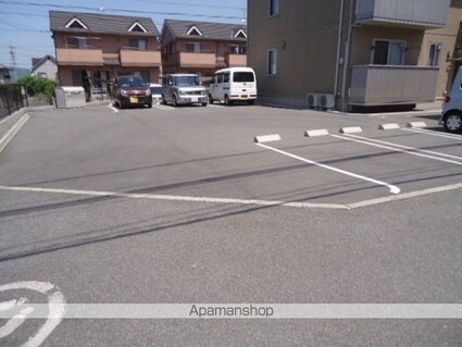 アクイーユ平成台[2LDK/55.44m2]の駐車場