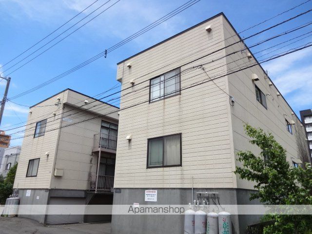 クレセントハウスB棟の外観写真