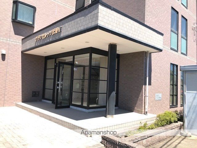 グランセレッソ弐番館の玄関写真