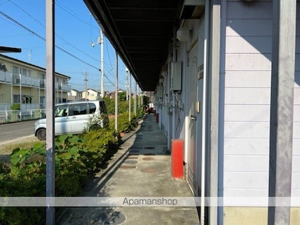 滋賀県近江八幡市音羽町[1K/18.22m2]のエントランス