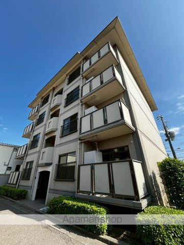 ECLARGEA棟の外観写真