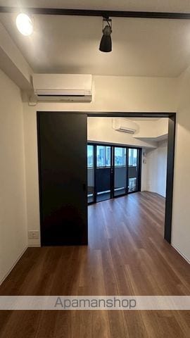 ZOOM新宿御苑前の内装写真
