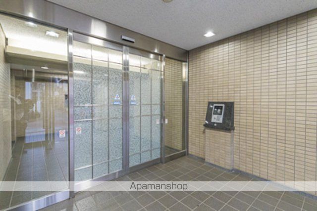 コーボック新小金井の玄関写真