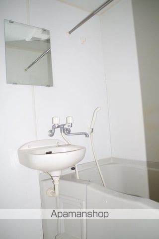 アンプルール ブワ 横須賀中央の内装写真