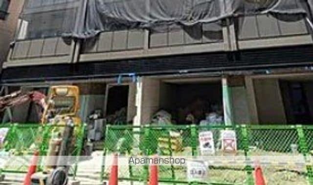 デュオフラッツ台東三ノ輪の玄関写真