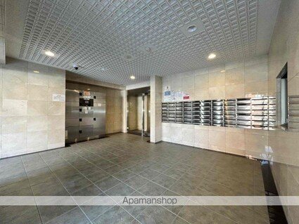 東京都新宿区下落合１丁目[1K/22.62m2]のエントランス1