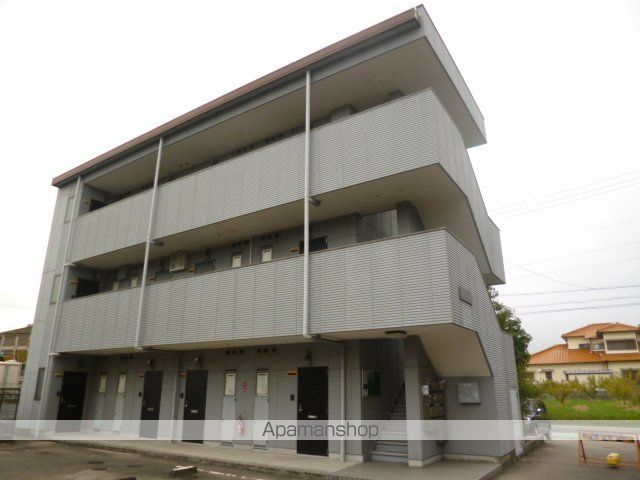 ラポール川本の玄関写真