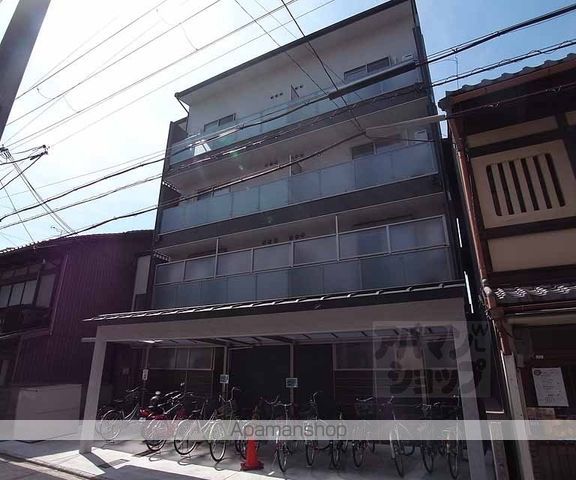 アークリード西院の外観写真