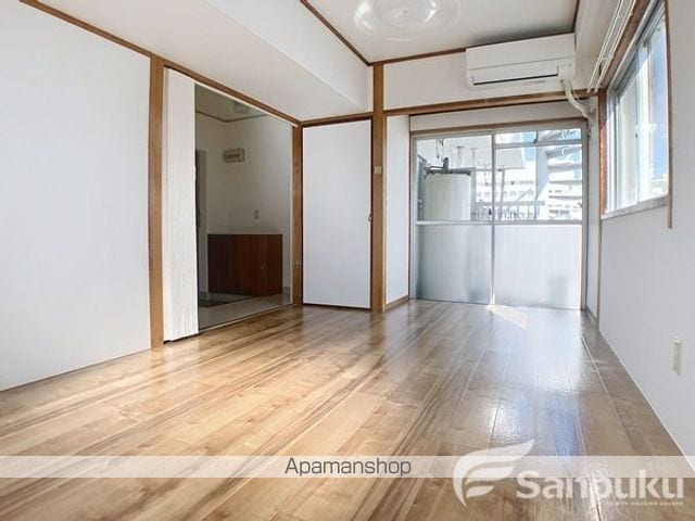 山本屋ビルの内装写真